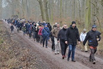 Blick auf den schlammigen Weg